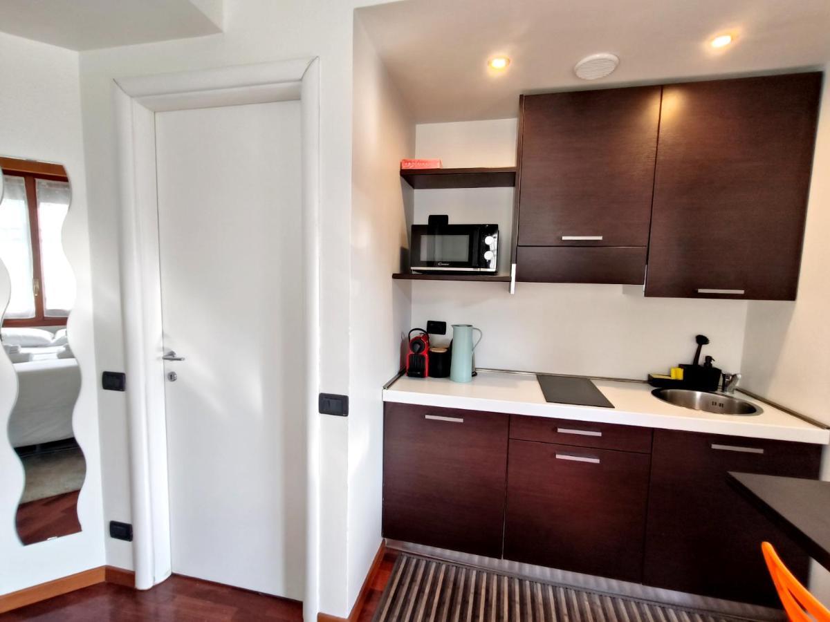Exclusive And Unobtainable Big Terrace In Milano Downtown With Ac, Wifi, Subway M1 And M2 In Shopping Area Apartment Exterior photo
